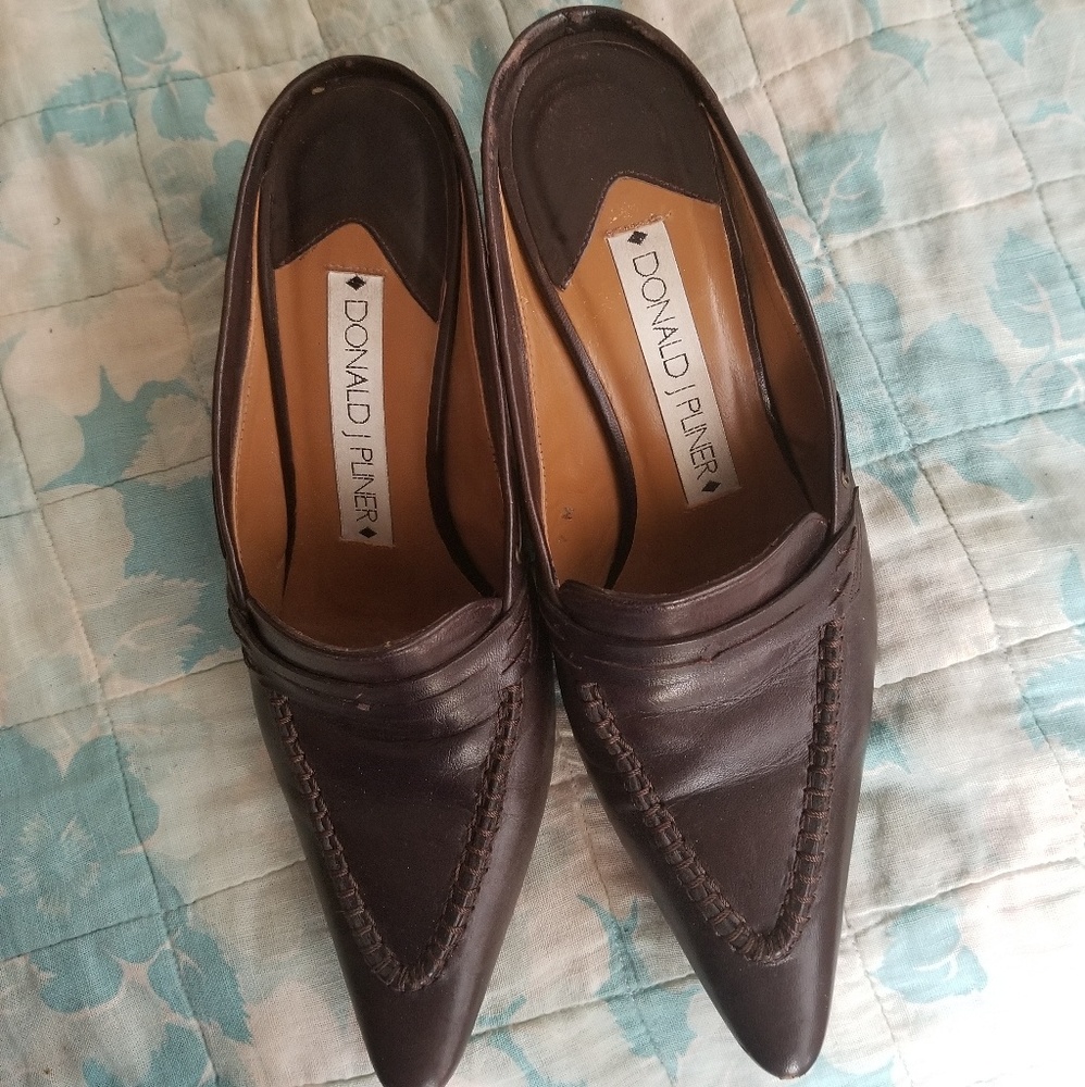 Donald J Pliner heeled loafer - Picture 2 of 6